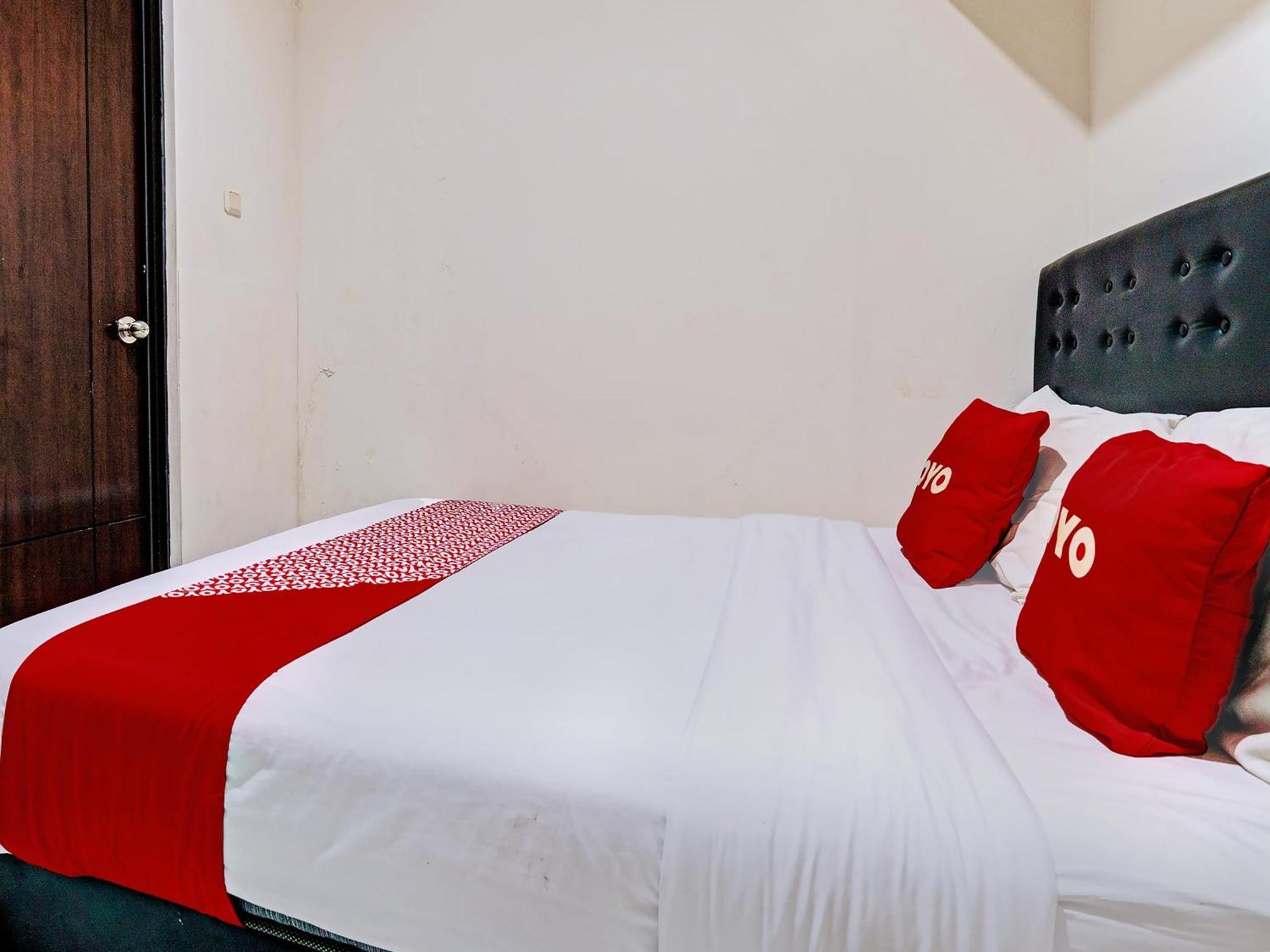 Oyo 92772 Losmen Diah Syariah Langsa エクステリア 写真